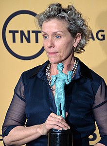 How tall is Frances McDormand?